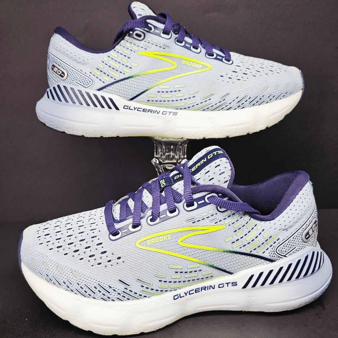 Brooks Women 6 Comfy Footwear